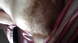 Slabokosa riba svijetle kose vitkog tijela proguta veliku ludnicu čudnog Afrikanca kroz rupu slave. Pogledajte taj prljavi međurasni seks u porno videu Dog Fart Network!
